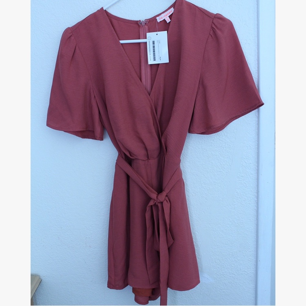 NWT re:named Brick Rose Romper